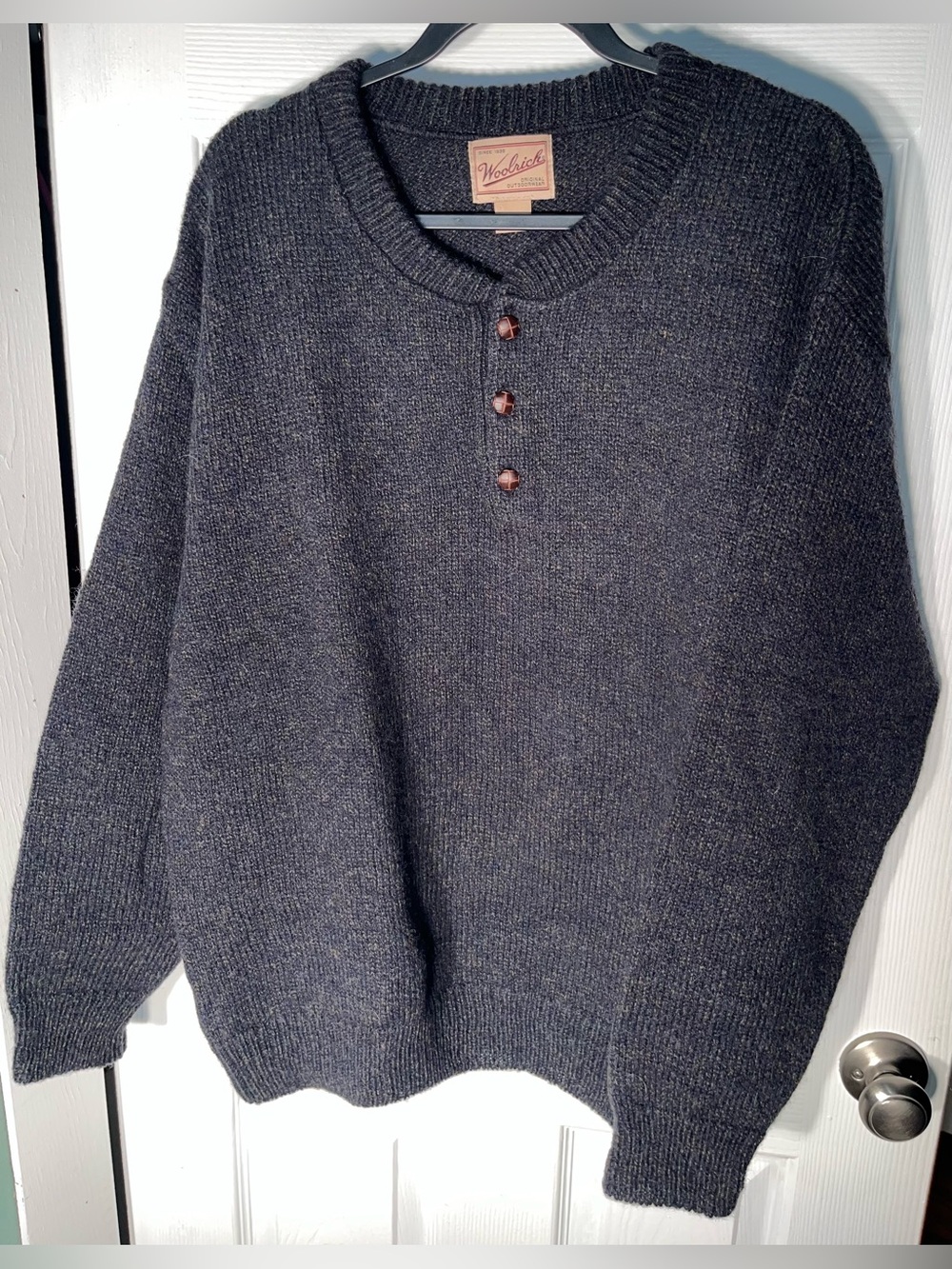 Men’s Vintage Woolrich 3 Button 85% Wool Button Sweater Pullover Large L